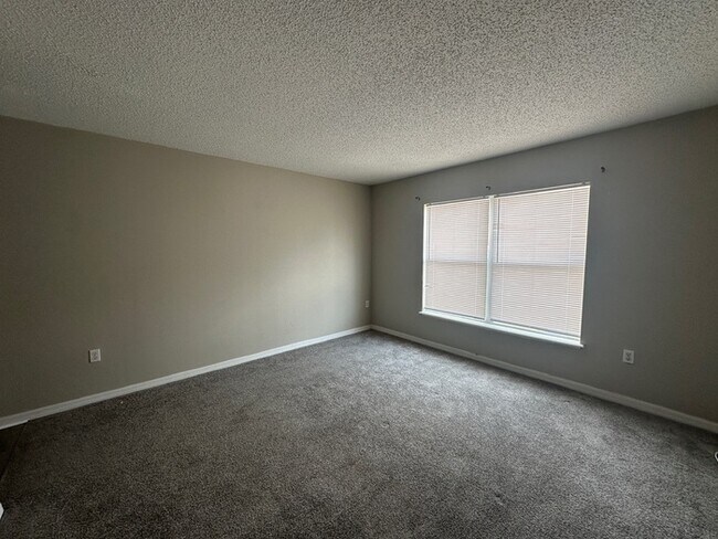Building Photo - Two-Story Corner Lot!