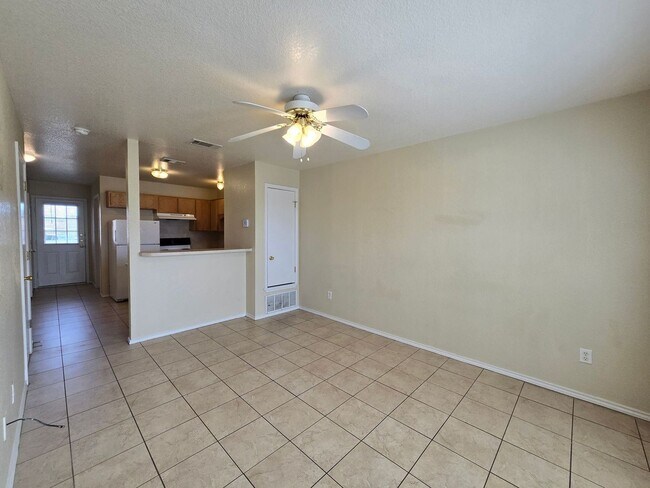 Building Photo - 4005 Nadine Dr