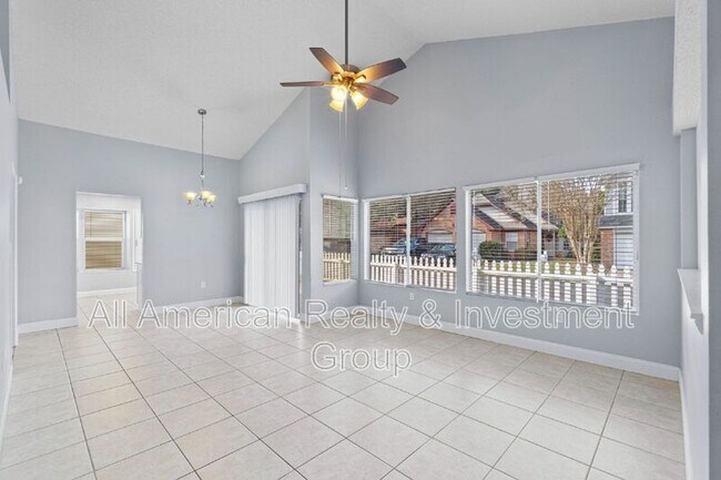Building Photo - 110 Parkwood Dr