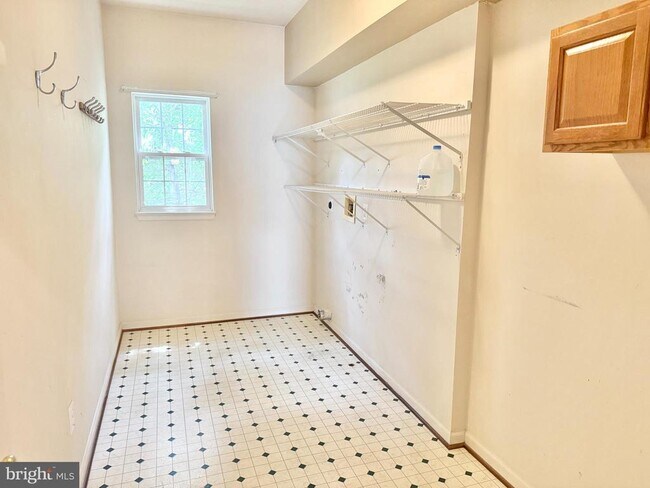 Building Photo - 35 Live Oak Ln