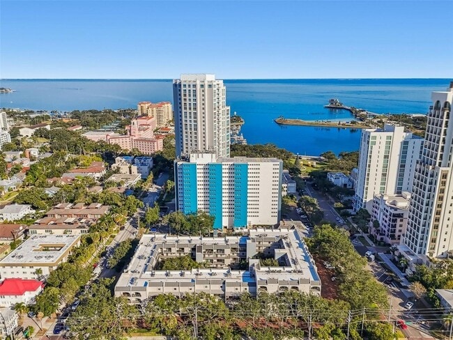 Building Photo - 105 4th Ave NE