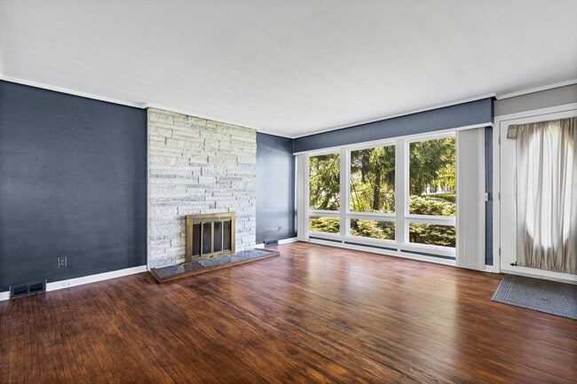 Building Photo - 130 Brooklawn Dr