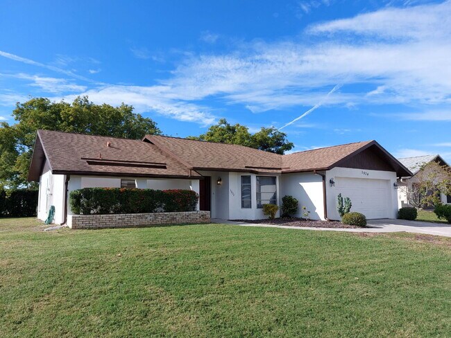 Building Photo - "Charming 2-Bed, 2-Bath Retreat on Monroe ...
