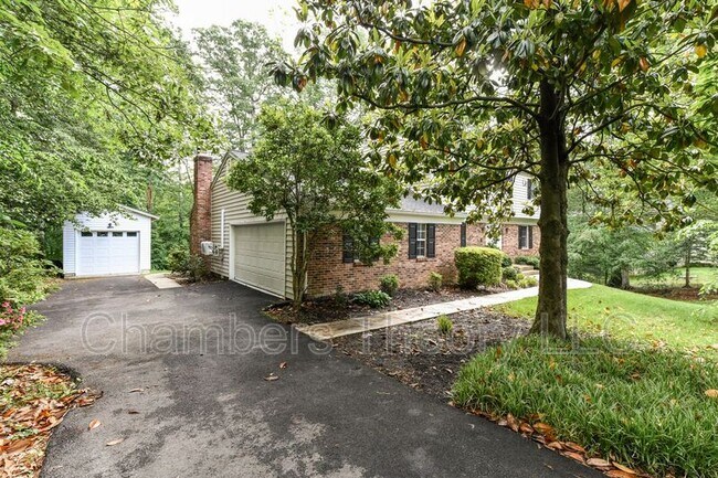 Building Photo - 8504 Shadeway Pl