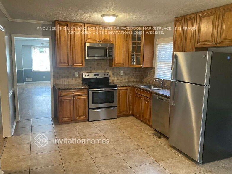 Building Photo - 2923 Marsh Ln SW