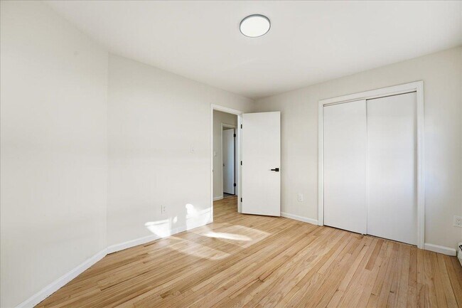 Building Photo - 212 Seaview Ave