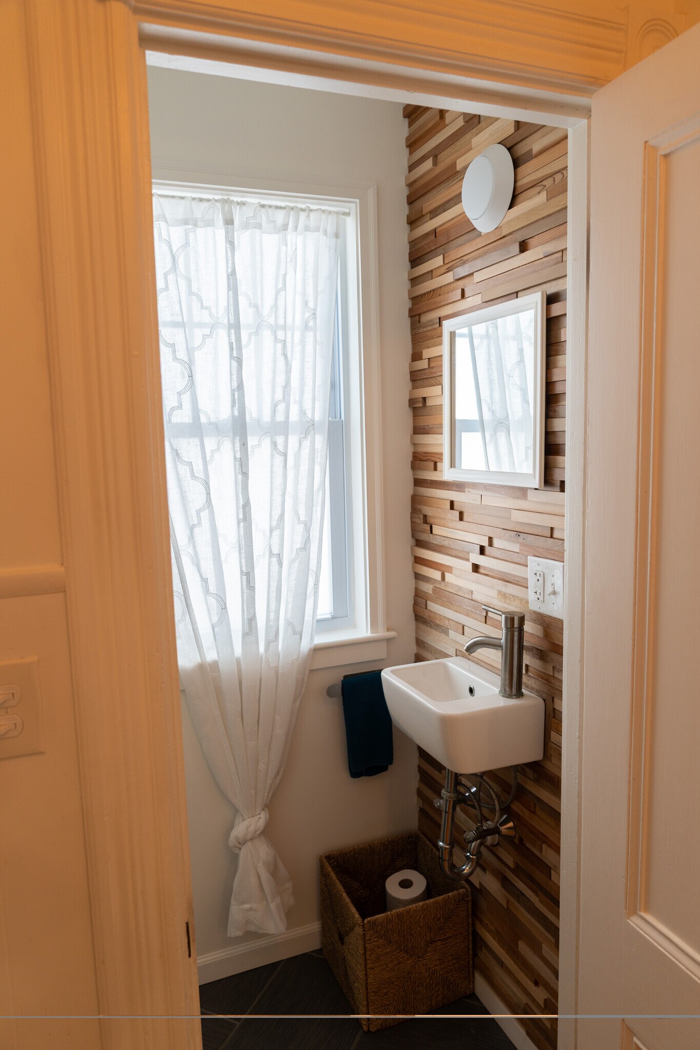 1/2 Bath - 9 Tyler St
