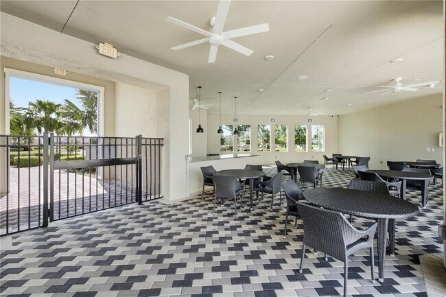 Building Photo - 10622 Eustis Dr