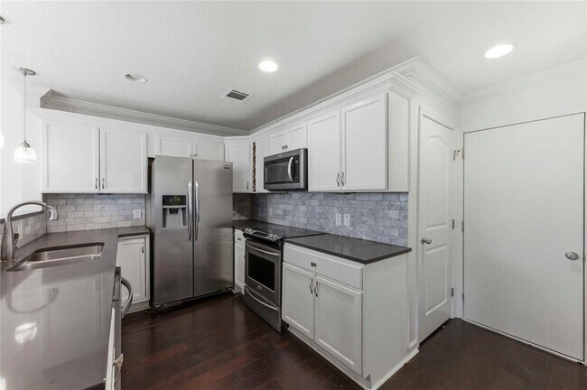 Building Photo - 1909 Crooked Ln