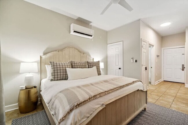 Building Photo - 10343 E County Hwy 30A