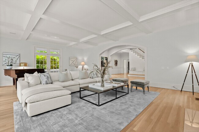 Building Photo - 7 Mayflower Ln