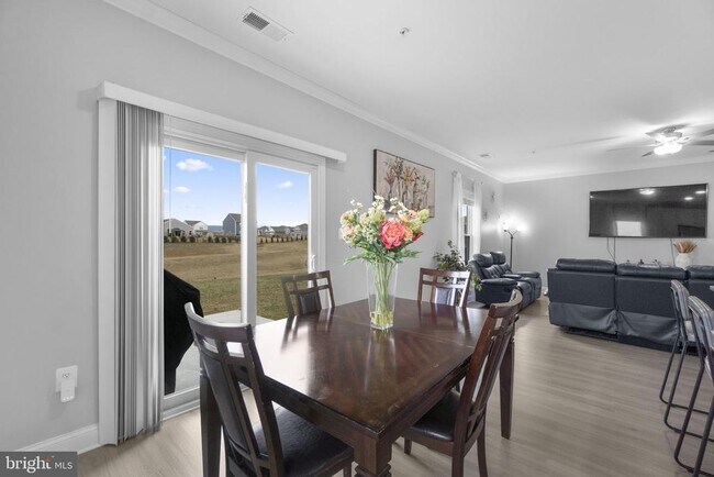 Building Photo - 10005 Maids Fancy Way