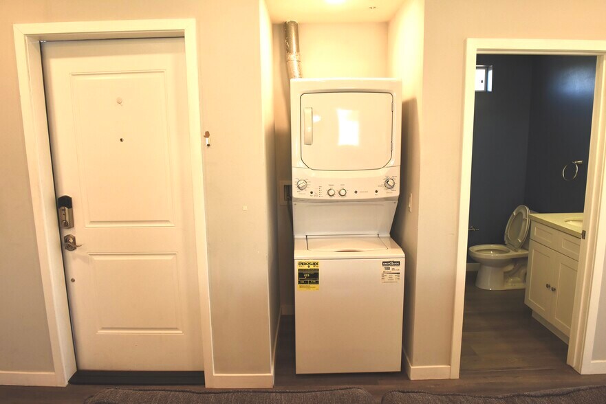 Building Photo - 1152 S Ardmore Ave