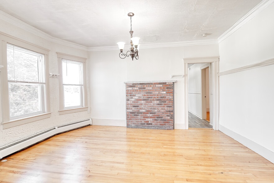 Building Photo - 267 Ames St