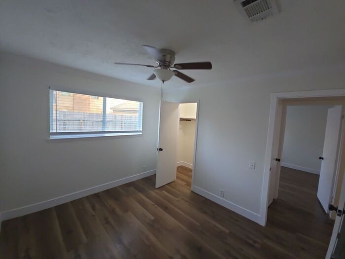 Building Photo - 2102 Gray Falls Dr