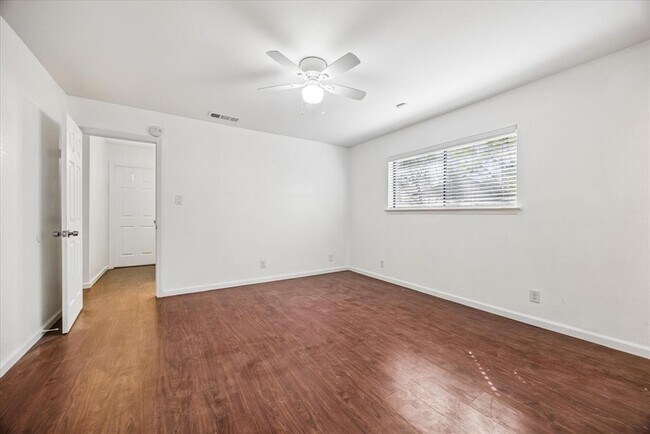 Building Photo - 1309 Warrington Dr