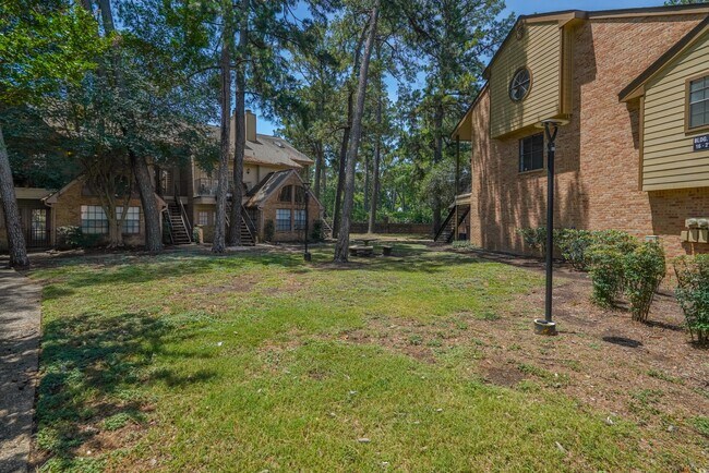 Building Photo - 16800 Sugar Pine Dr
