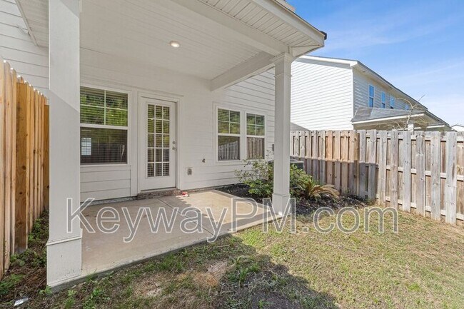 Building Photo - 1058 Linsmore Ave