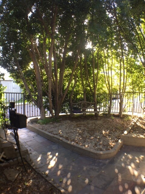 Building Photo - 3214 De Witt Dr