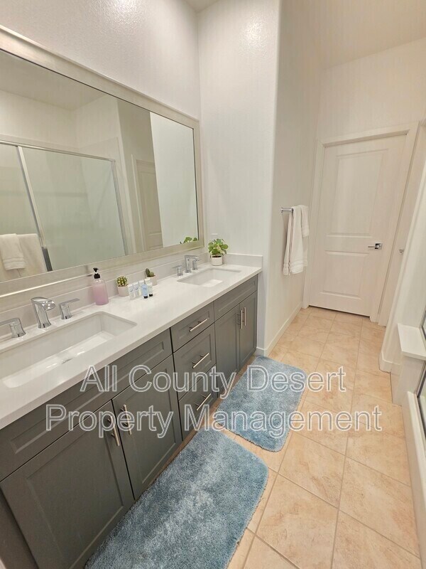 Building Photo - 35460 Domani Dr
