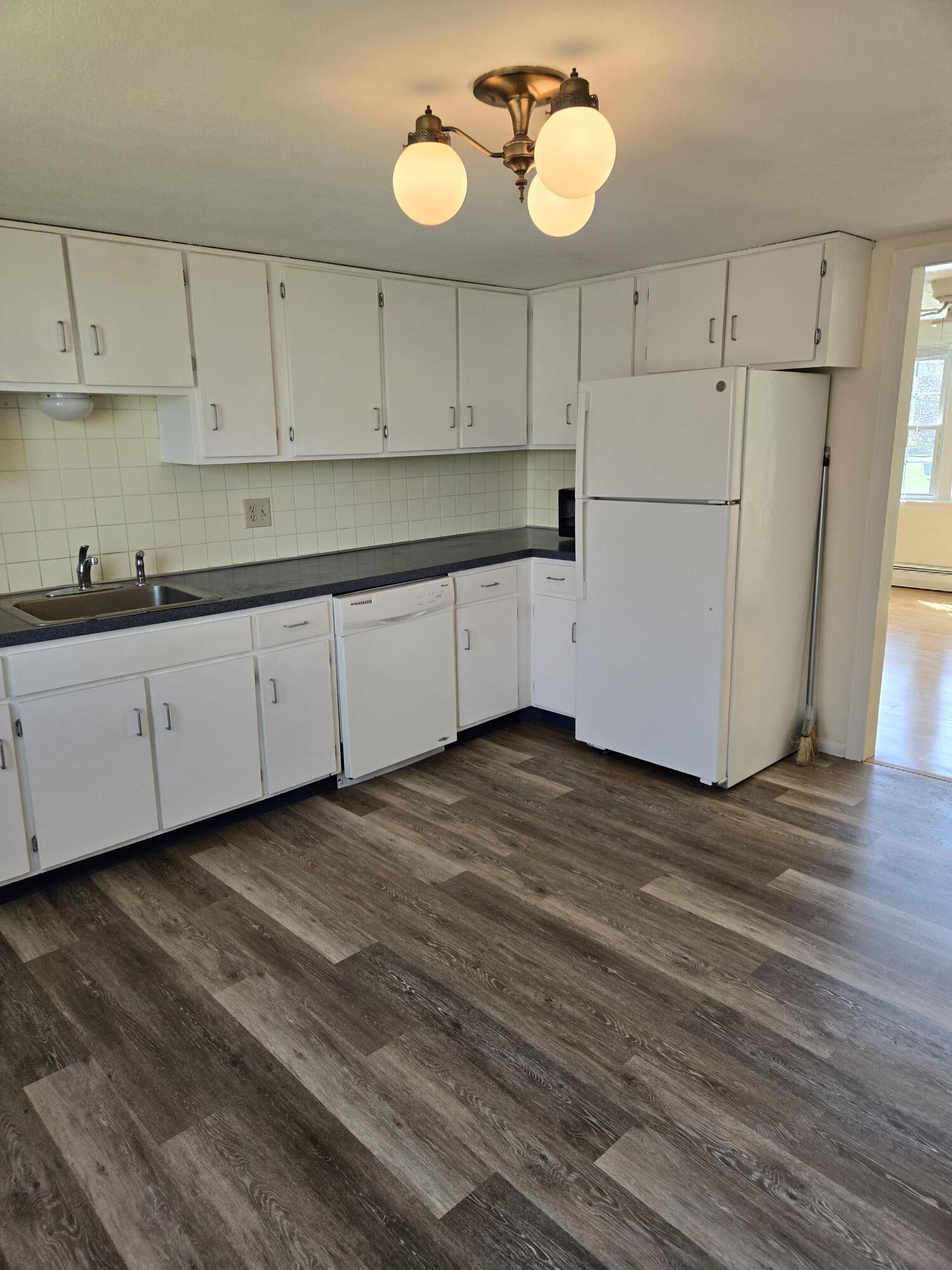 Building Photo - 10 Myles Standish Dr