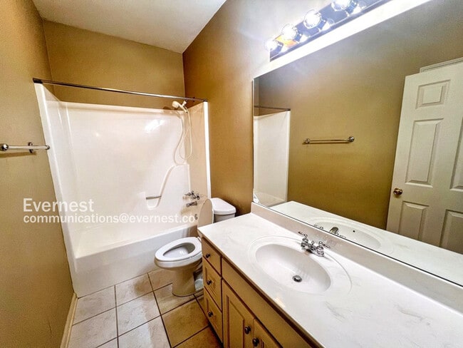 Building Photo - 212 Carnelian Dr