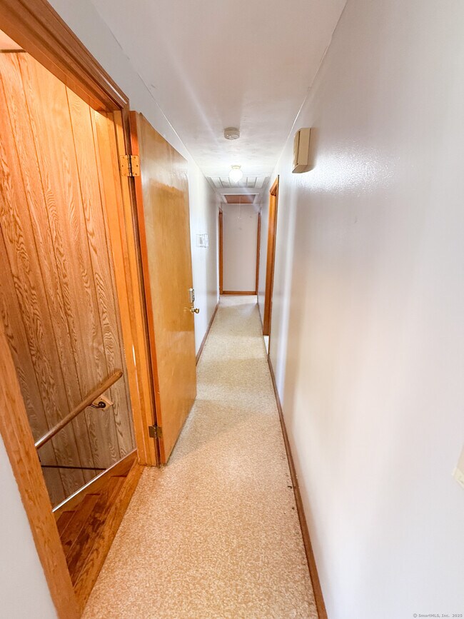 Building Photo - 541 Burritt St