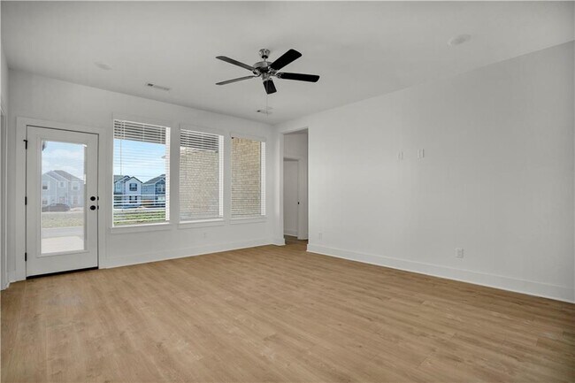 Building Photo - 4805 W Sturgeon St