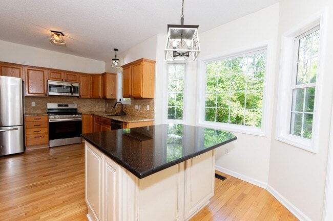 Building Photo - PRICE IMPROVEMENT!!!! MOVE-IN READY