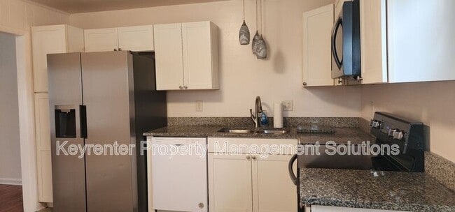 Building Photo - 825 Highland Ave