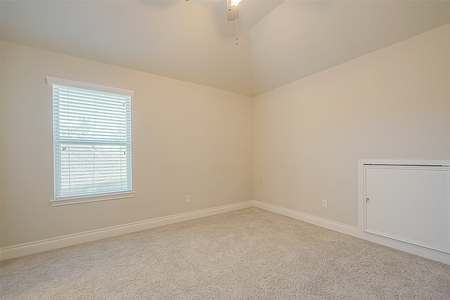 Building Photo - 14113 Timber Bluff Dr