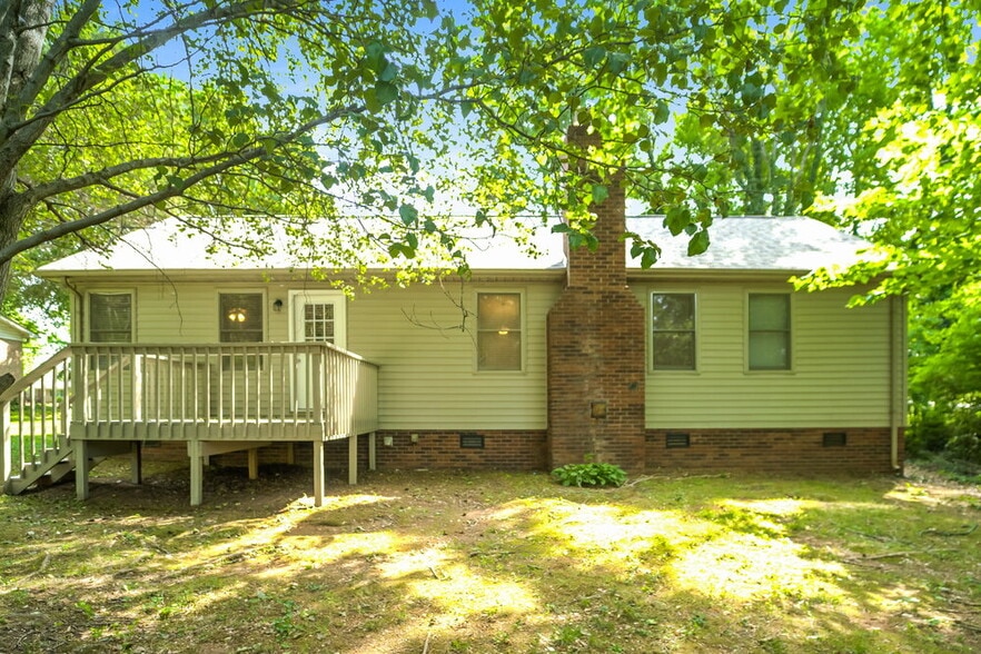 Building Photo - 6262 Morehead Rd