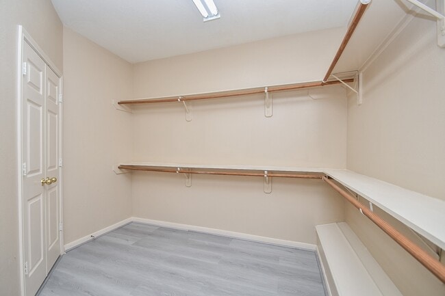 Building Photo - 15114 Snow Hill Ct