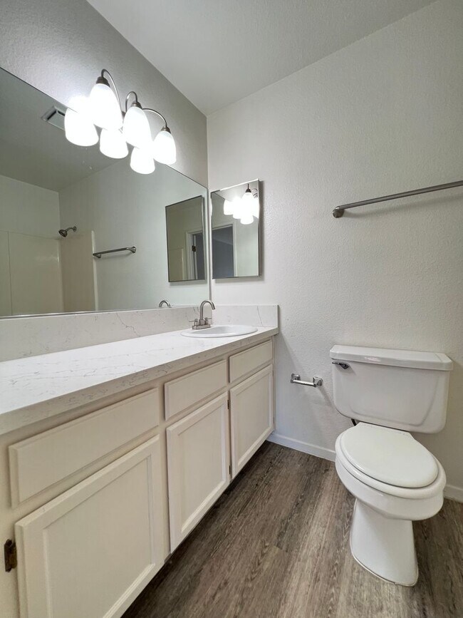 Building Photo - 8600 Lyn River Ct
