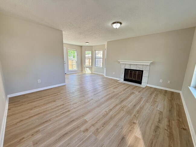 Building Photo - 2531 Clovis Rd SW