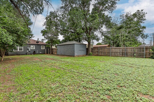 Building Photo - 2120 28th St