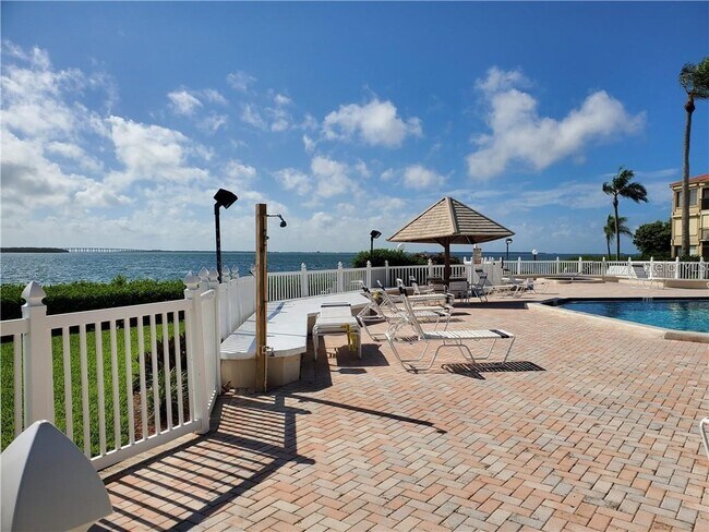 Building Photo - 6268 Palma Del Mar Blvd S