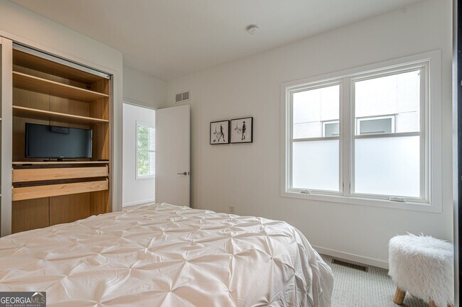 Building Photo - 2269 Briarwood Hills Dr NE