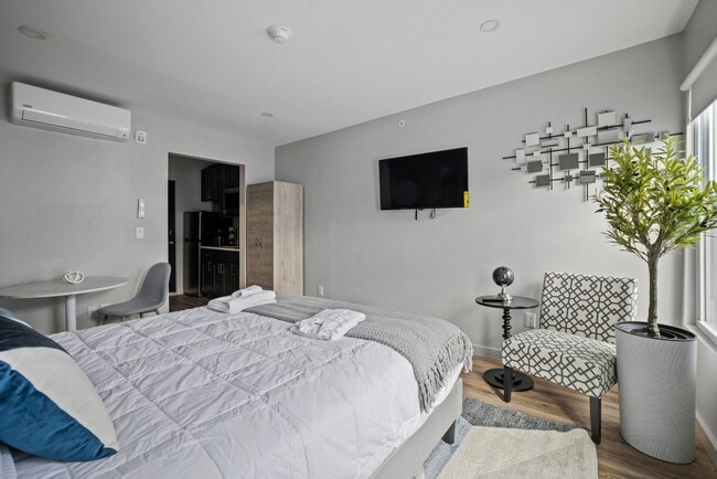 Building Photo - 89 Cottage St