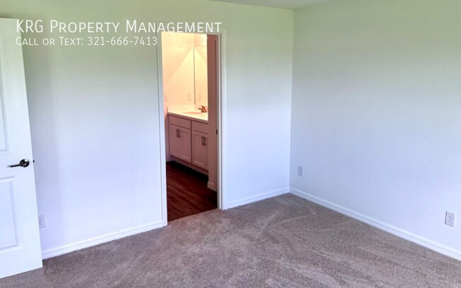 Building Photo - 4303 NE 12th Ct