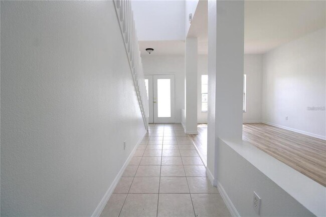 Building Photo - 16543 Cedar Run Dr