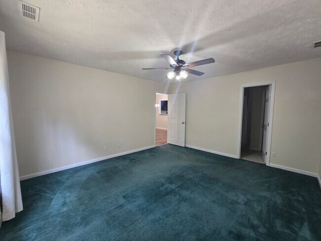 Building Photo - 3411-C Lainey Dr ~ McPherson Green