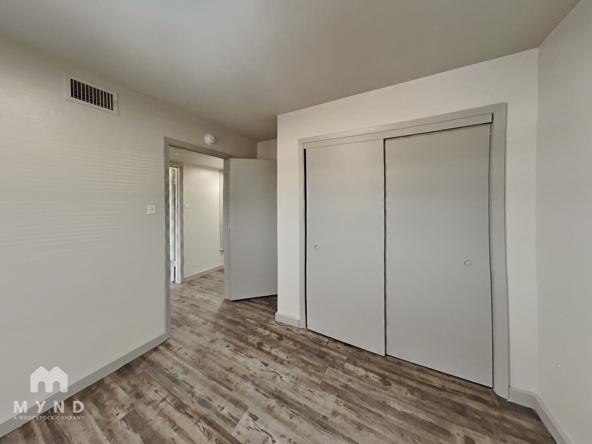 Building Photo - 624 E 3rd St