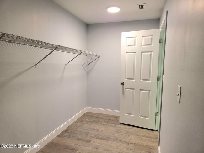 Building Photo - 1978 Solomon St