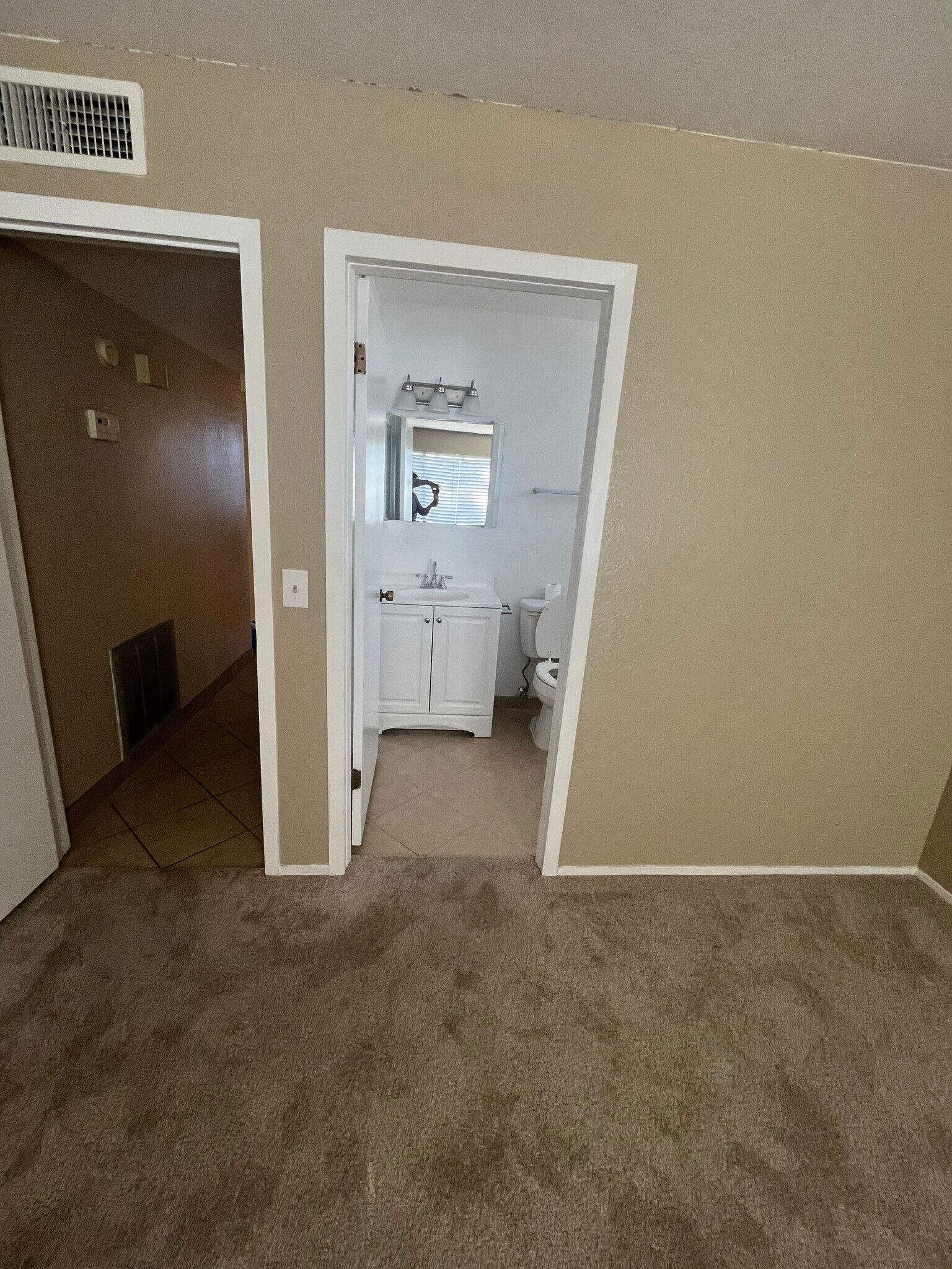 Building Photo - 371 Lake Havasu Ave N