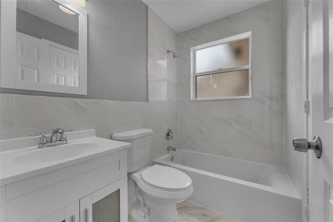 Building Photo - 5509 NW 90th Ave