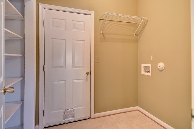 Building Photo - 164 Old Field Rd