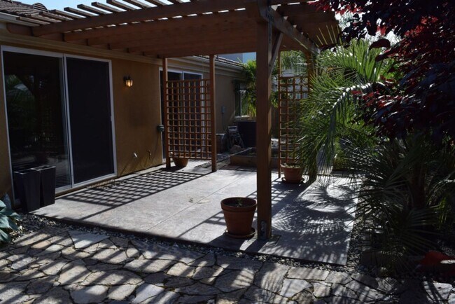 Building Photo - 1378 Seymour Cir