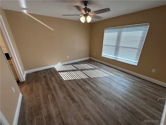 Building Photo - 8525 N Bolder Dr