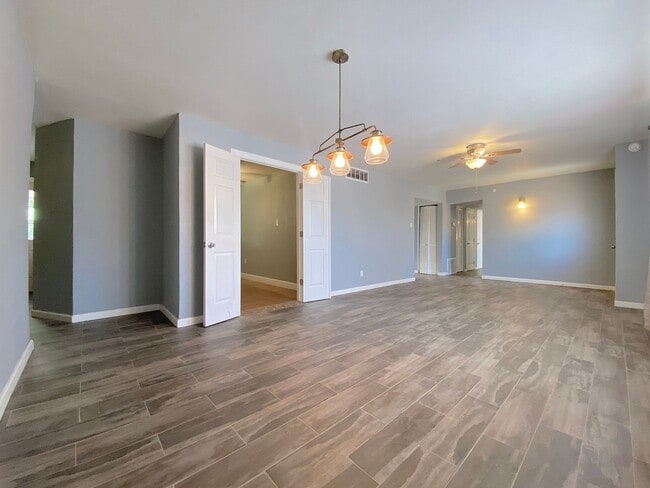 Building Photo - West El Paso 4 bed/2 Bath refrig A/C Home!